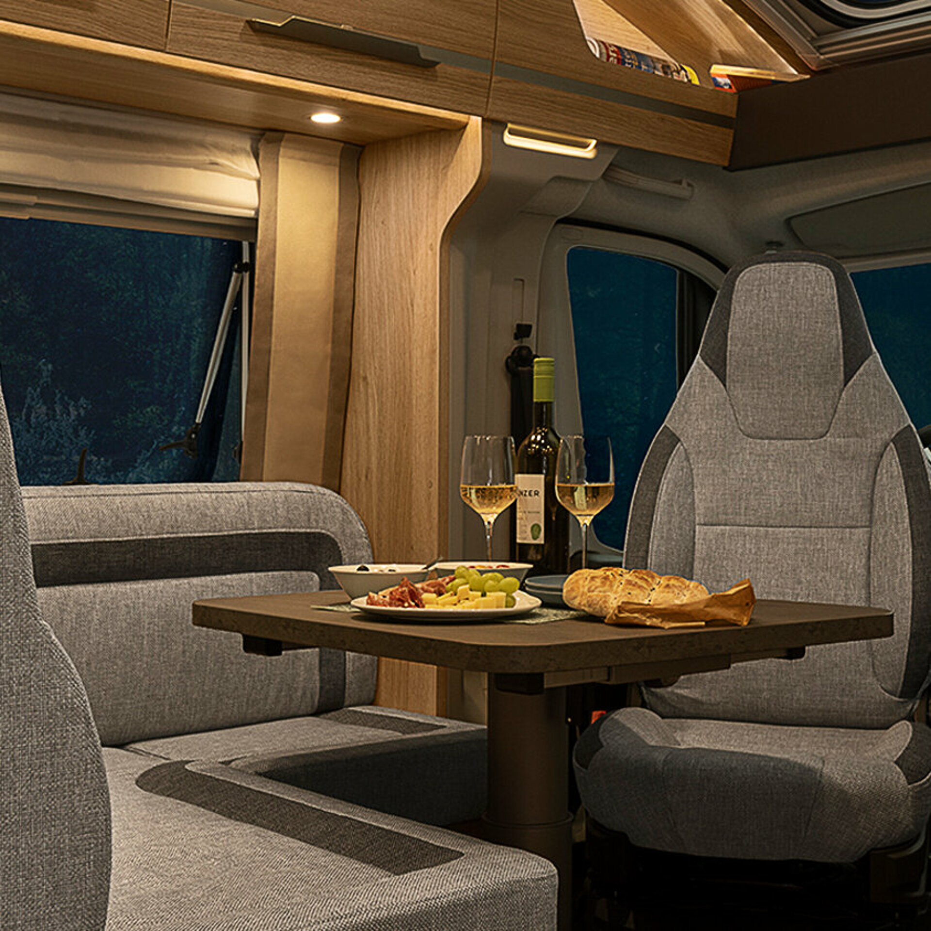 KNAUS SKY TI PLATINUM SELECTION 2023 Ambientebeleuchtung