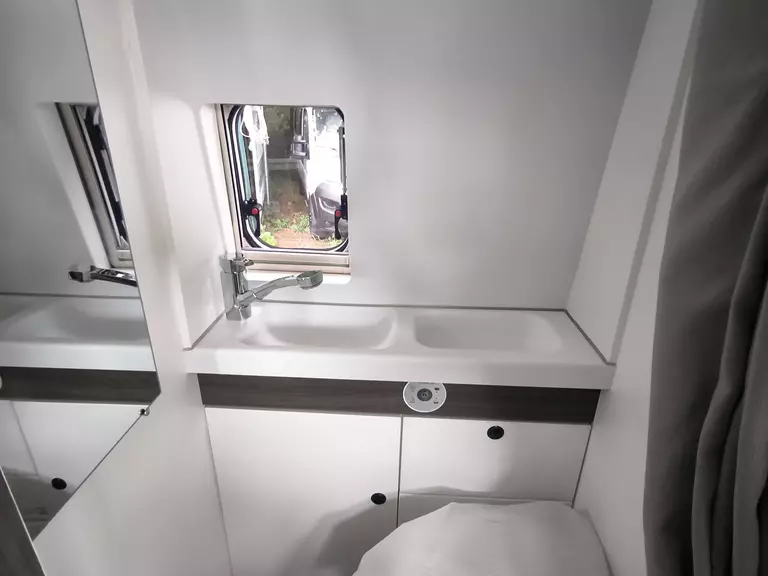 41525373.jpg