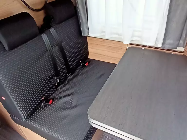 44654520.jpg