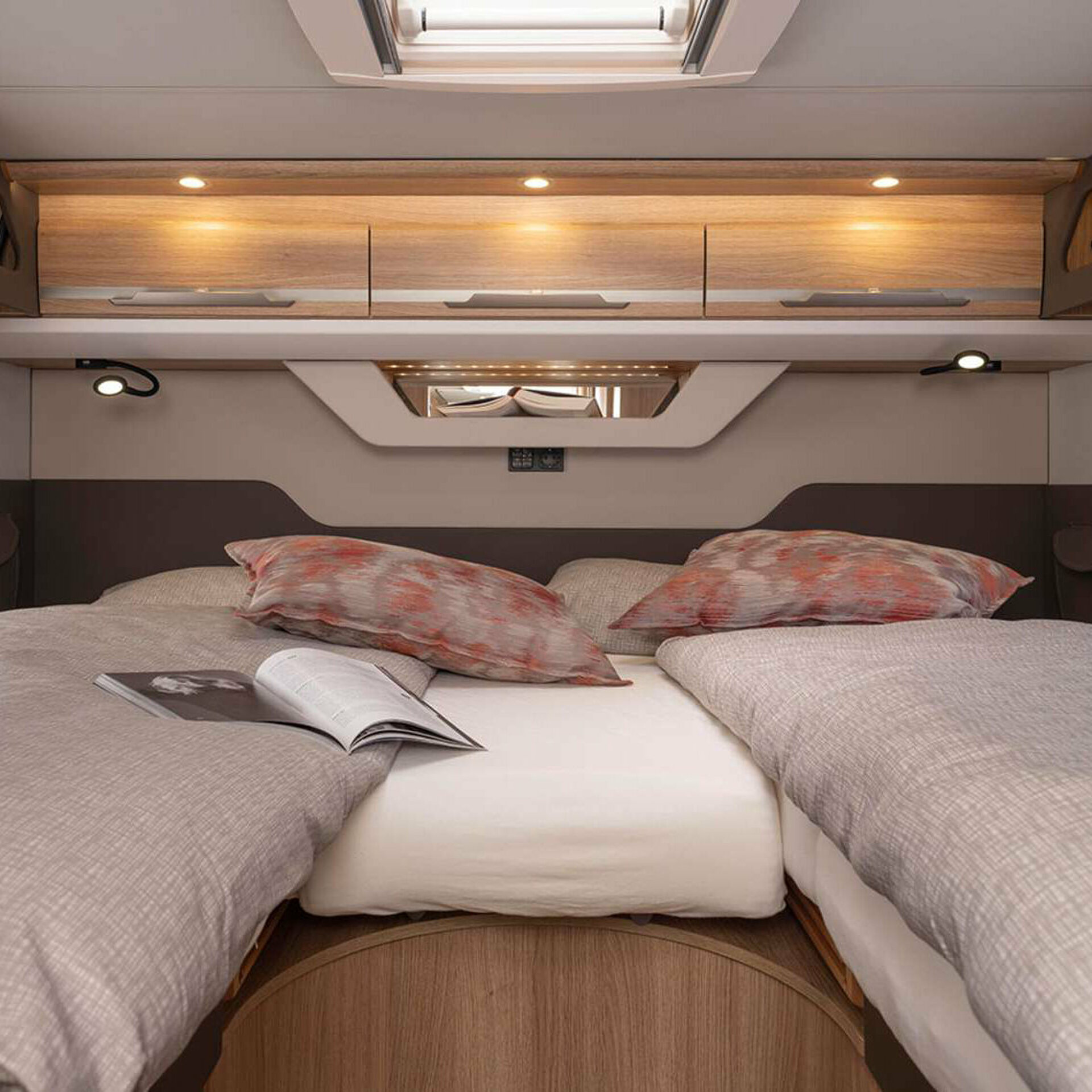 KNAUS SKY TI PLATINUM SELECTION 2023 Bett
