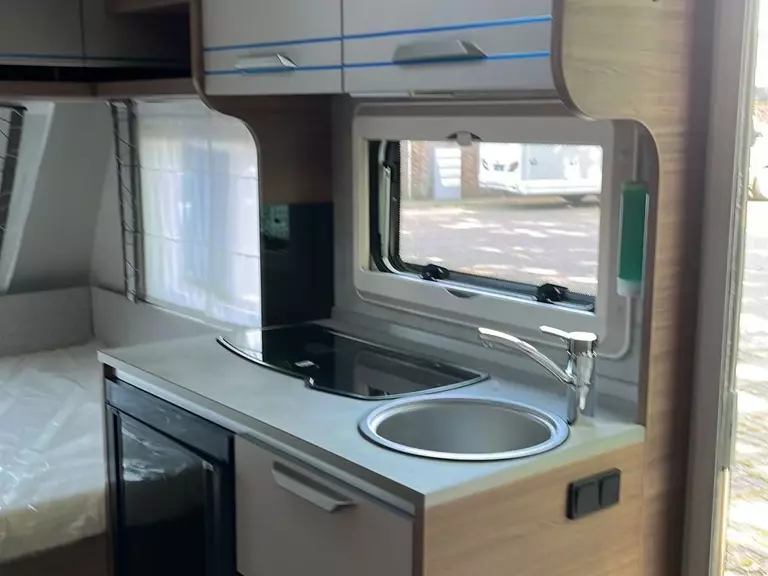 43913265.jpg