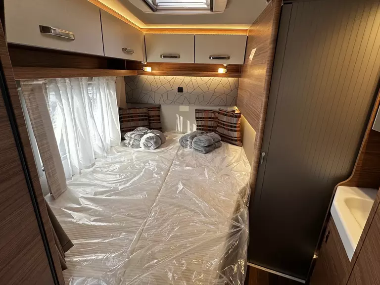 44654746.jpg