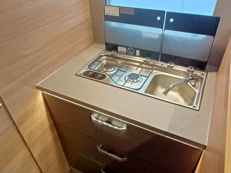 43113667.jpg